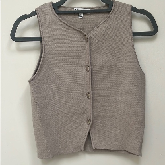 Miou Muse Tops - Sleeveless Knit Button-Front Vest